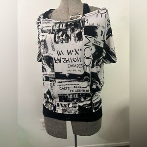 Newspaper Graphic T Shirt Womens Large Short-sleeved Black/White